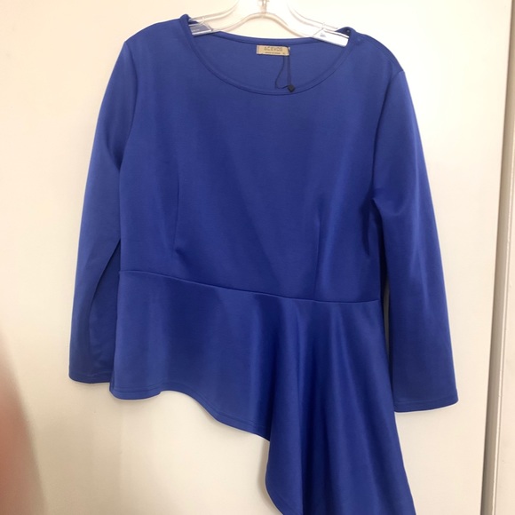 Blue top - Picture 2 of 2